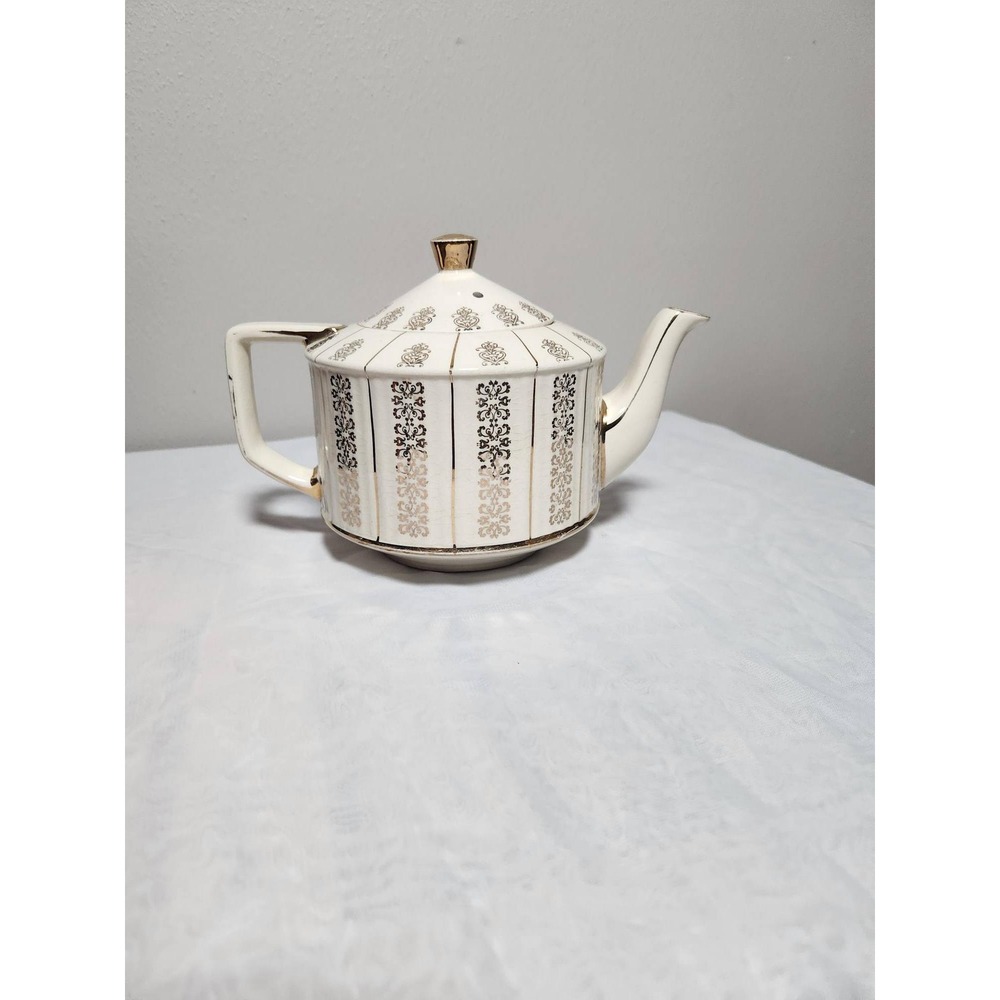 Vintage Sadler Staffordshire England Teapot Gold Gilt Filigree Cream 3094